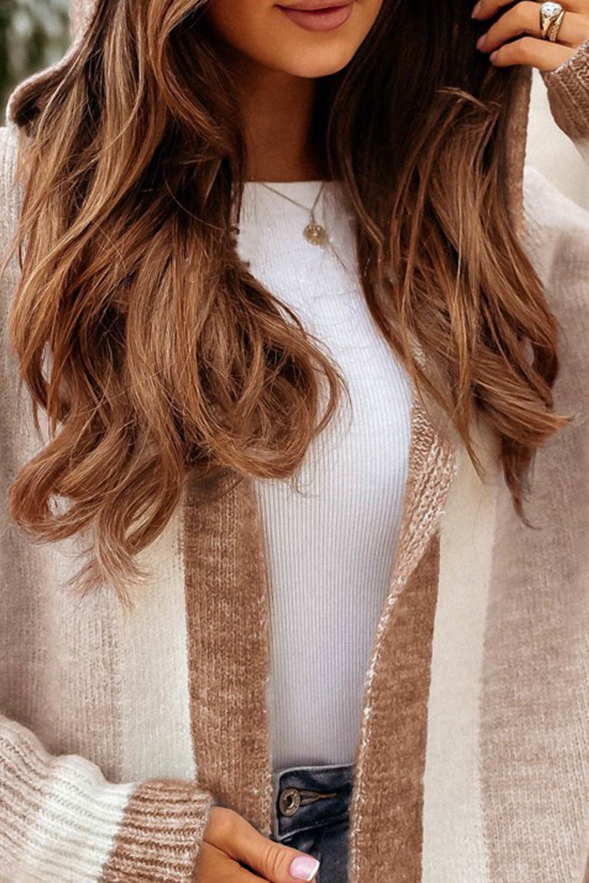 Damska bluza z kapturem kardigan z kontrastowym wzorem – długie jesienne swetry