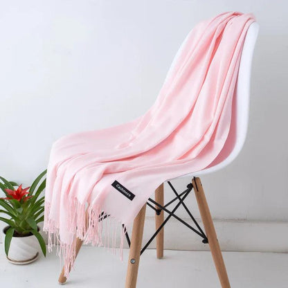 Elegancki Szal Damski – Miękki Zimowy Szalik z Frędzlami