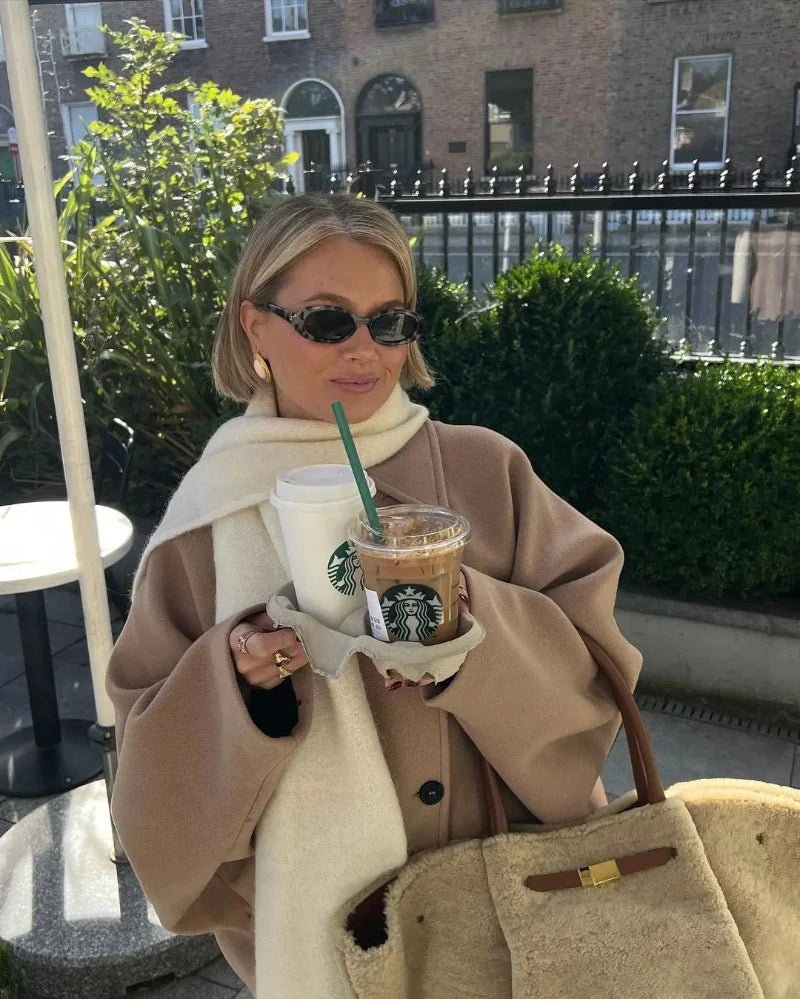 Damski oversize płaszcz – elegancki płaszcz z guzikami i kołnierzem