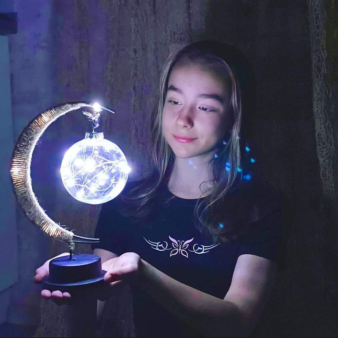 Dekoracyjna Lampa Księżycowa z Wiszącą Kulą – Nastrojowa Lampa Stołowa