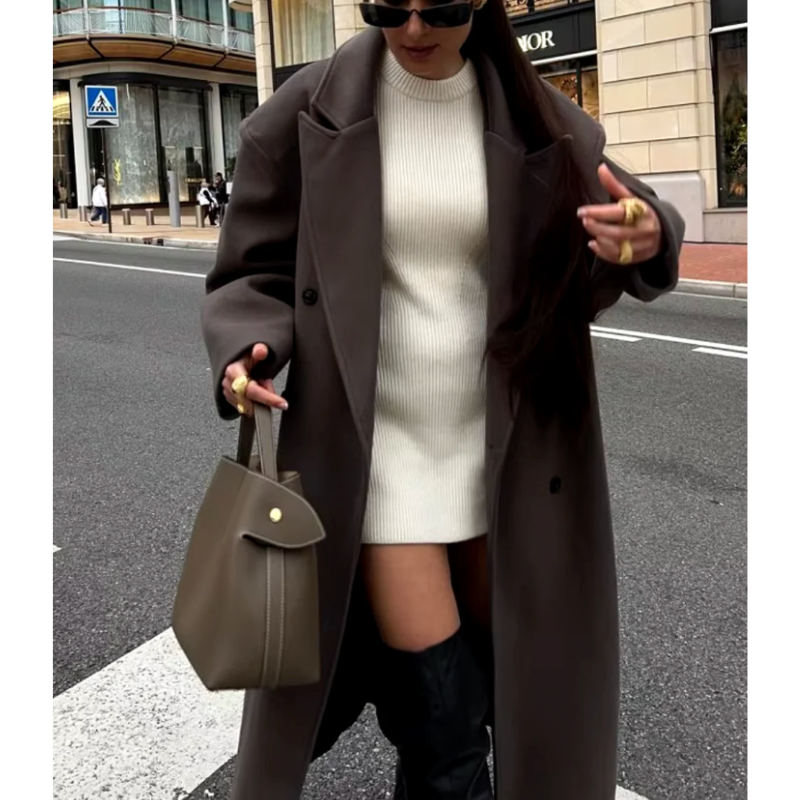 Długi Elegancki Płaszcz Damski – Stylowy Płaszcz z Klasycznym Krojem