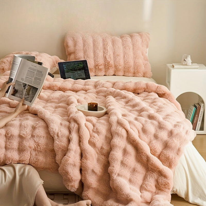 Puszysty luksusowy koc – Ciepły i stylowy pled na każdą porę roku