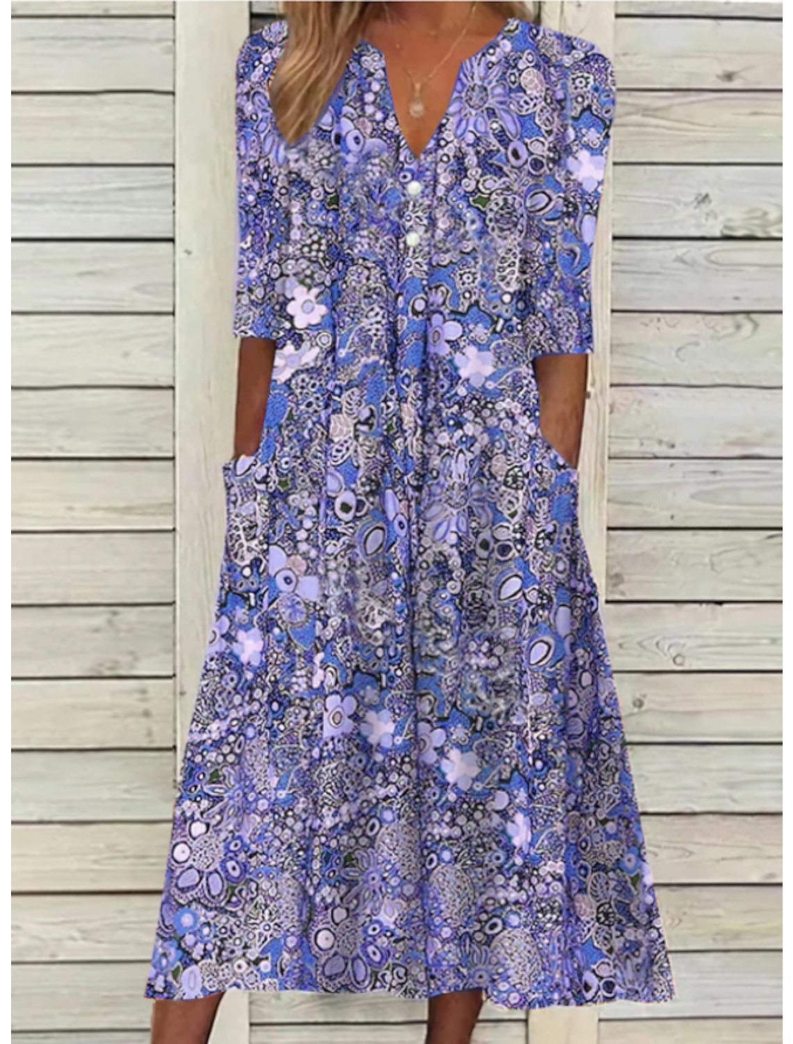 Elegancka letnia sukienka z wygodnym zakryciem brzucha