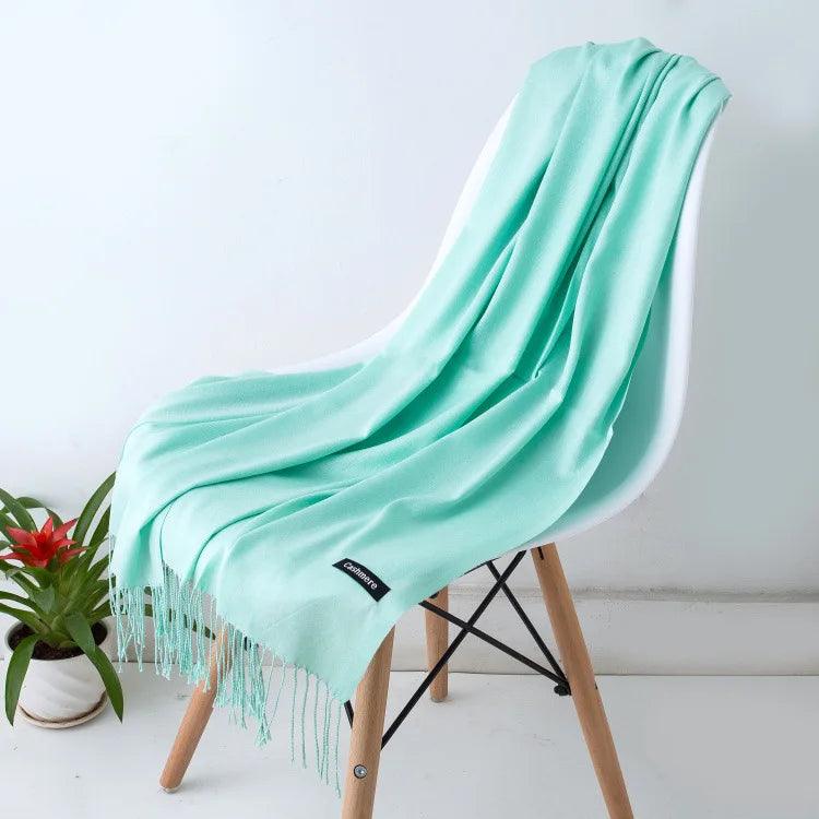 Elegancki Szal Damski – Miękki Zimowy Szalik z Frędzlami