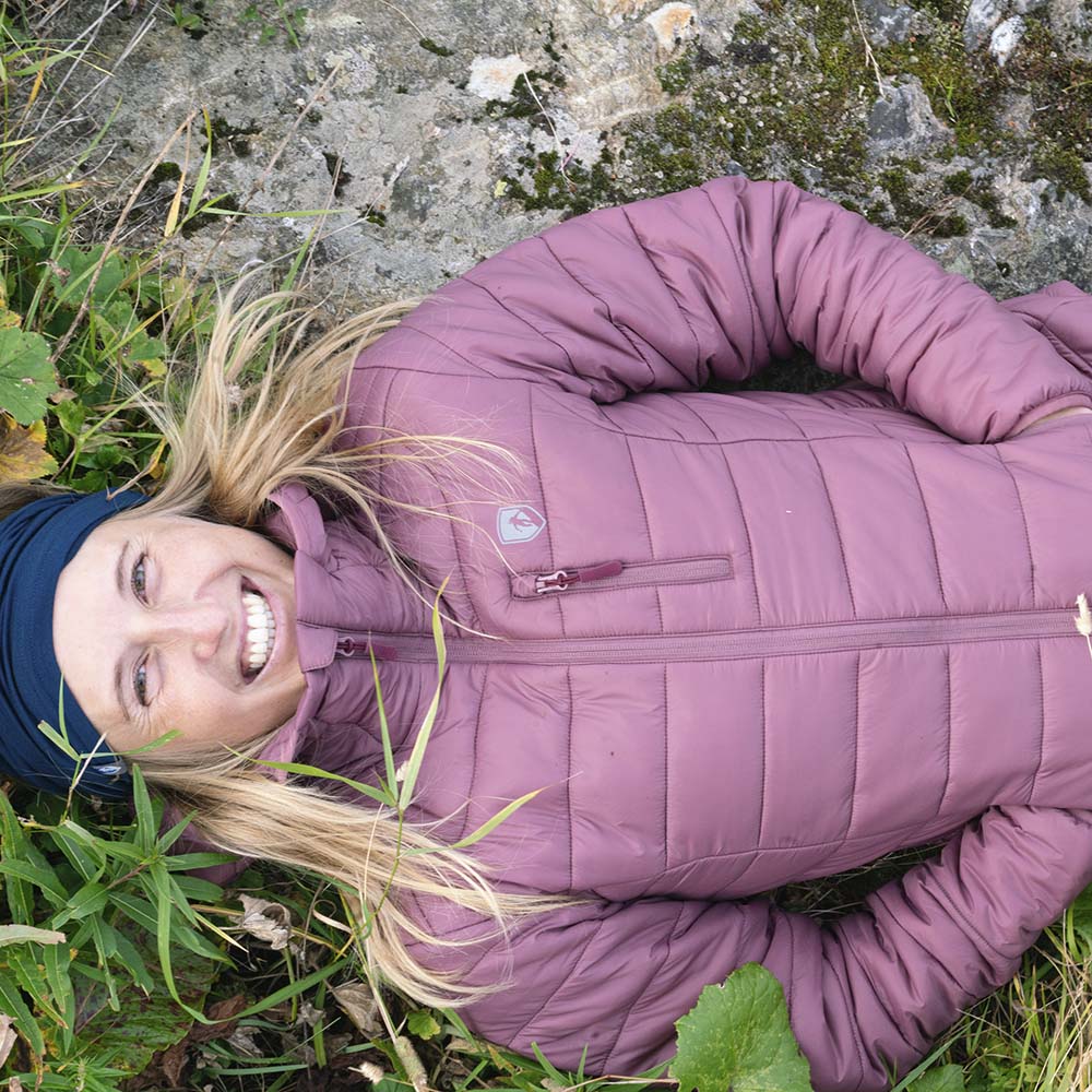 Damska kurtka ocieplana – z materiału z recyklingu, lekka i wodoodporna