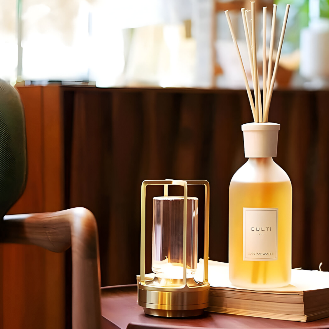 Nowoczesna lampa nastrojowa – Elegancka cylindryczna lampa stołowa z ciepłym światłem