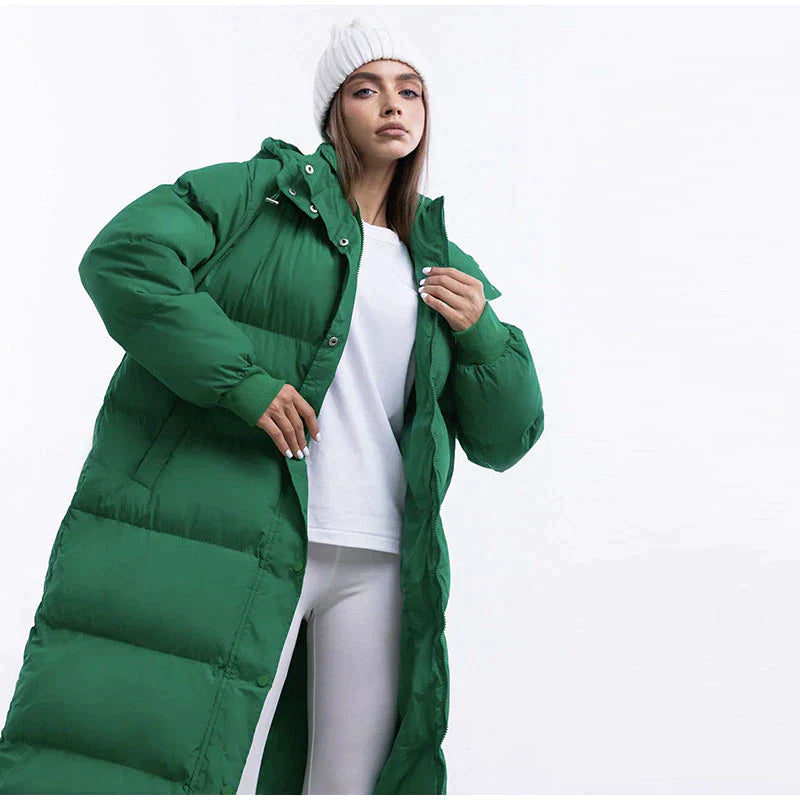 Długa damska zimowa kurtka z kapturem – ciepła, wiatroszczelna i modna