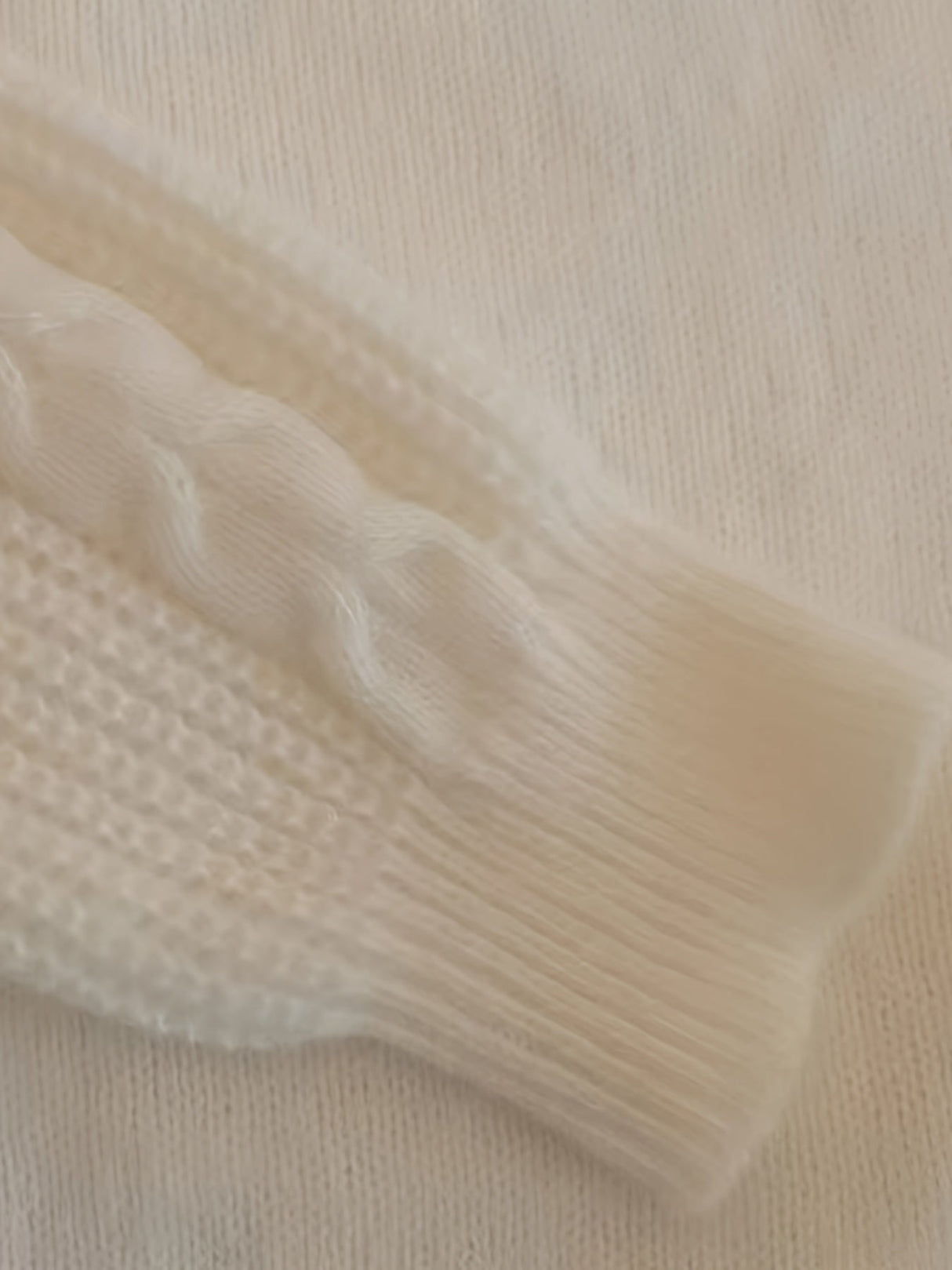 Damski sweter zimowy z bałwanem i choinką – ciepły sweter dzianinowy