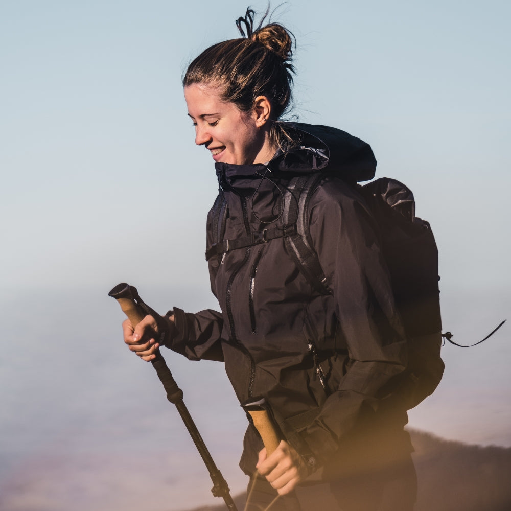 Ultralekka damska kurtka hardshell – wodoodporna, wiatroszczelna i oddychająca