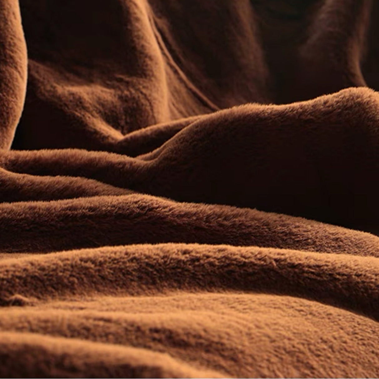 Miękki koc z polaru – Ciepły i stylowy koc w kolorze brązowym