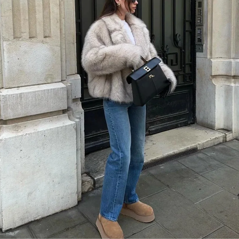 Damska Miękka Kurtka Zimowa – Elegancka Krótka Kurtka ze Sztucznego Futra