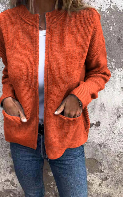 Damski Sweter Dzianinowy – Wygodny i Ponadczasowy z Praktycznymi Kieszeniami