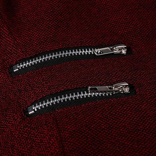 Damski płaszcz z kapturem – długi fason z dekoracyjnymi wstawkami