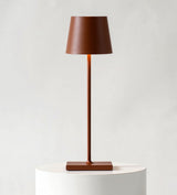 Minimalistyczna Wysoka Lampa Stołowa z Ciepłym Światłem LED