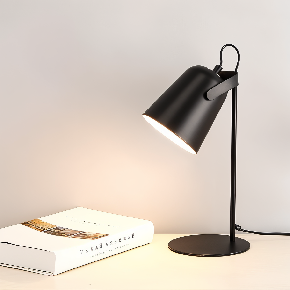 Nowoczesna lampa stołowa – minimalistyczna lampka biurkowa do salonu i biura