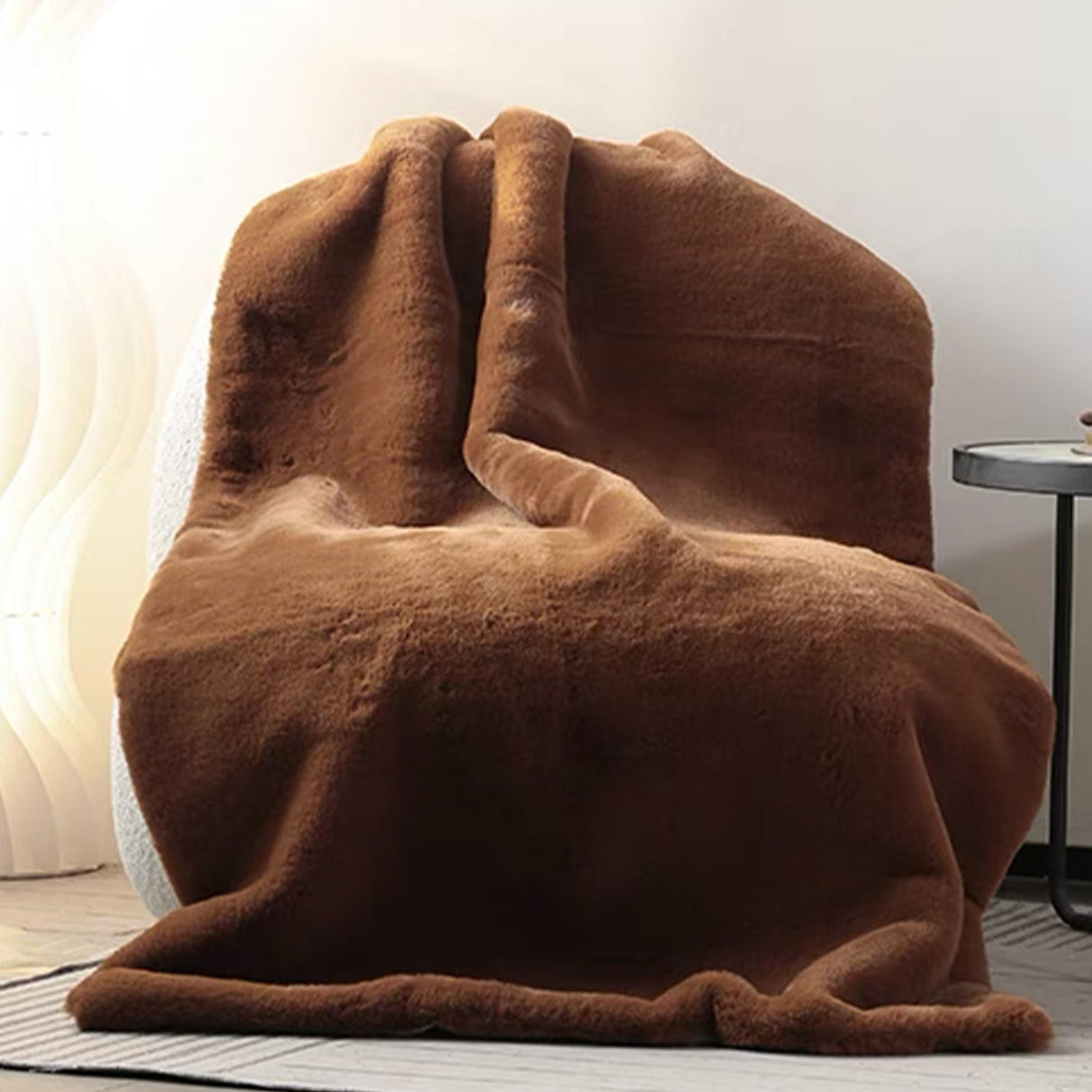 Miękki koc z polaru – Ciepły i stylowy koc w kolorze brązowym