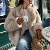 Damska Miękka Kurtka Zimowa – Elegancka Krótka Kurtka ze Sztucznego Futra