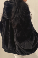 Oversize Pluszowa Bluza z Kapturem – Ciepła Zimowa Kurtka Damska z Kapturem