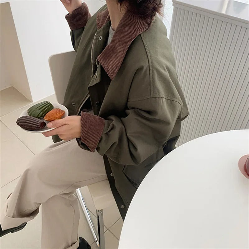 Damska kurtka przejściowa z kapturem – wodoodporna, oddychająca i stylowa