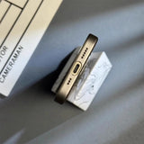 Etui iPhone z żebrowaniem – stylowe i ochronne etui na telefon