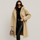 Długa damska zimowa kurtka z kapturem – ciepła, miękka i stylowa