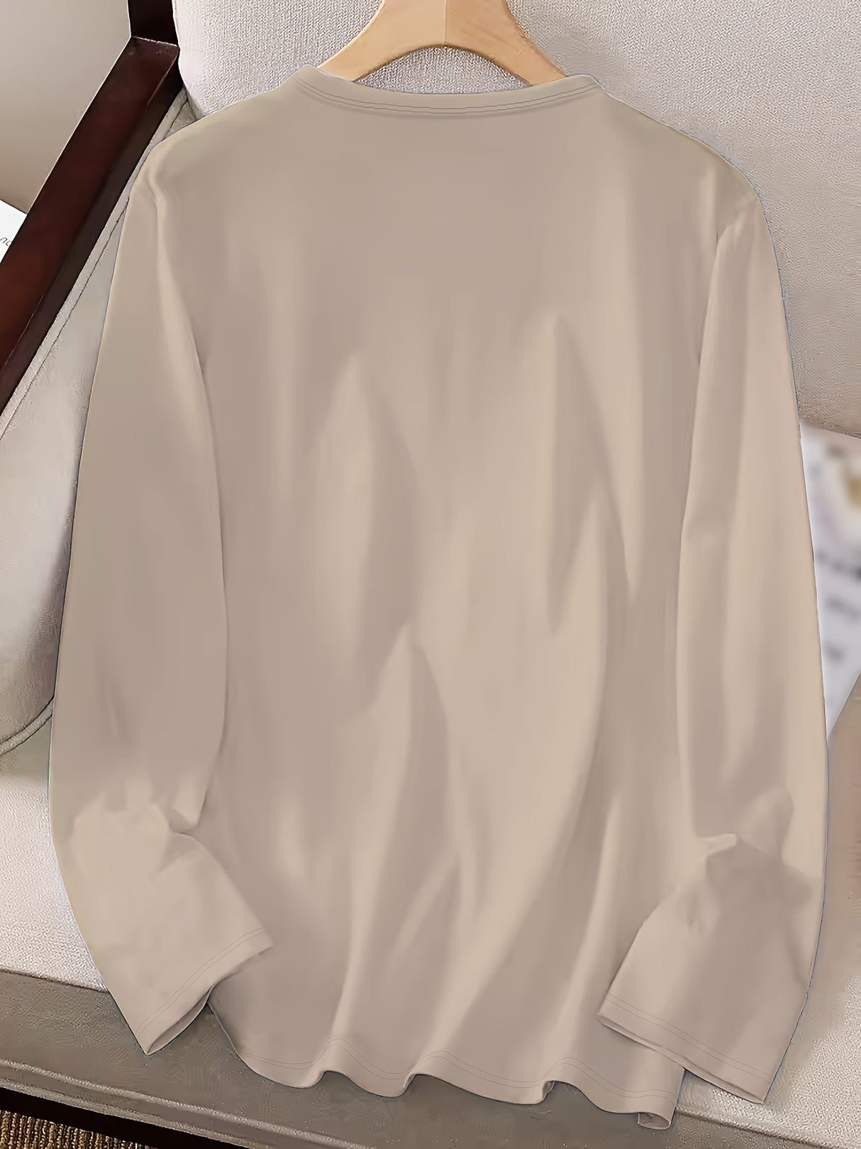 Damski sweter świąteczny z psem i choinką – zimowy sweter