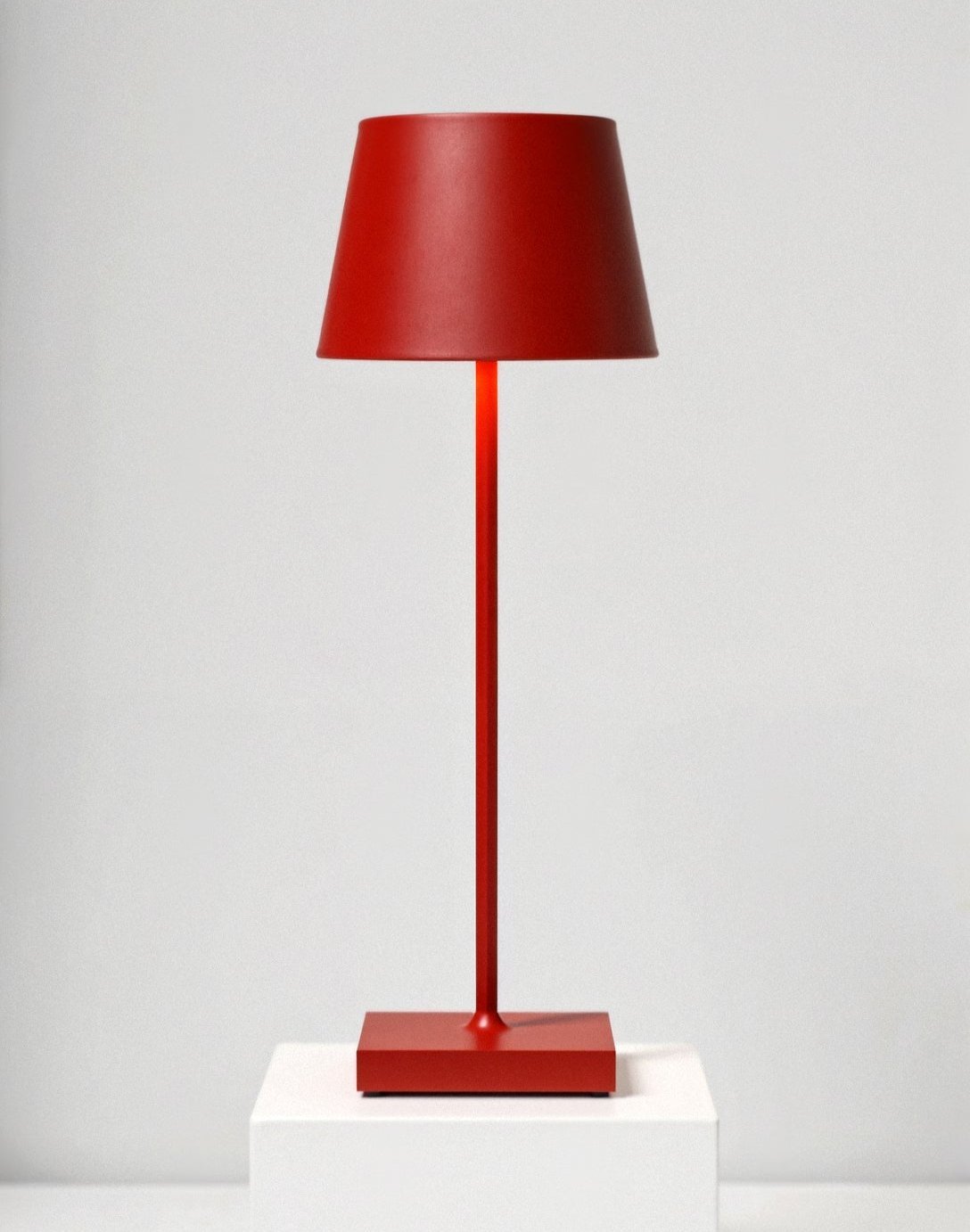 Minimalistyczna Wysoka Lampa Stołowa z Ciepłym Światłem LED
