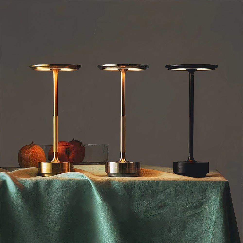 Minimalistyczna Lampa Stołowa z Ciepłym Światłem i Eleganckim Designem