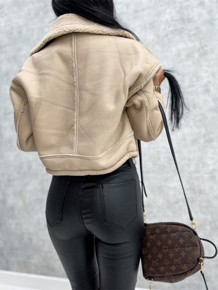 Damska zimowa kurtka z ekoskóry – ciepła, stylowa i z kieszeniami