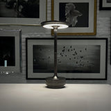 Minimalistyczna Lampa Stołowa z Ciepłym Światłem i Eleganckim Designem