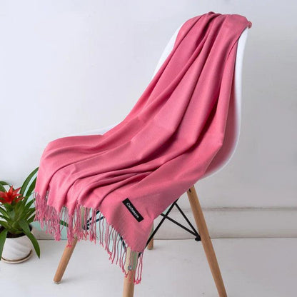 Elegancki Szal Damski – Miękki Zimowy Szalik z Frędzlami