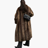 Długa damska sztuczna futrzana kurtka – luksusowy płaszcz zimowy o eleganckim wyglądzie