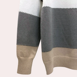 Stylowy sweter damski w gepardzie wzór - szary lub różowy