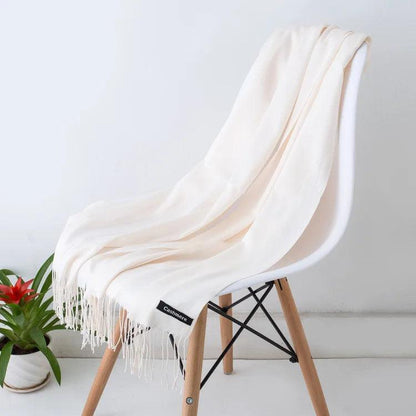 Elegancki Szal Damski – Miękki Zimowy Szalik z Frędzlami