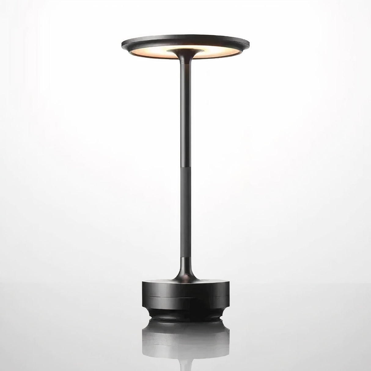Minimalistyczna Lampa Stołowa z Ciepłym Światłem i Eleganckim Designem