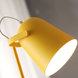 Nowoczesna lampa stołowa – minimalistyczna lampka biurkowa do salonu i biura
