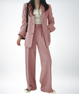 Damski garnitur dwuczęściowy – marynarka i spodnie, taliowany i biznesowy