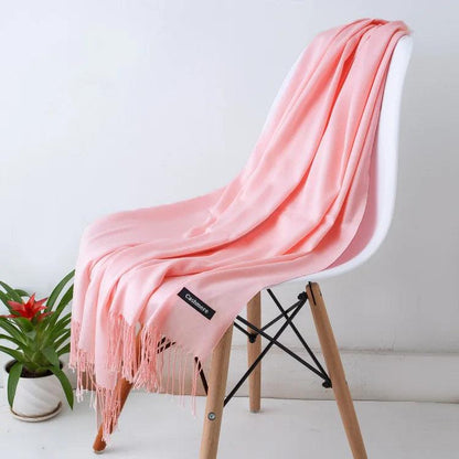 Elegancki Szal Damski – Miękki Zimowy Szalik z Frędzlami