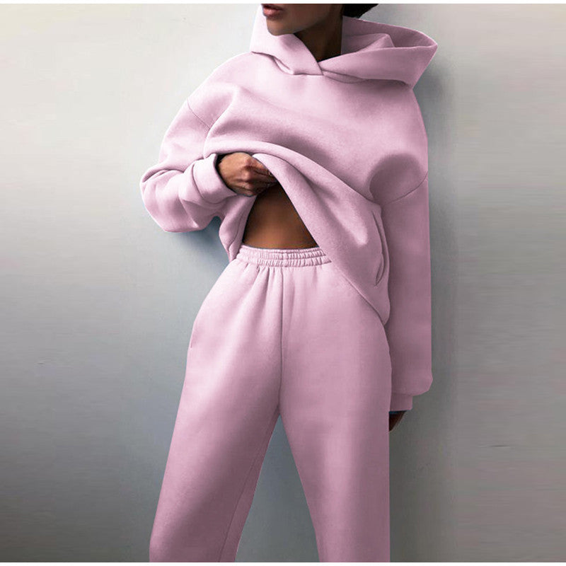 Oversized damski dres z kapturem i szerokimi spodniami dresowymi