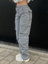 Damskie spodnie cargo – wygodne spodnie streetwear z kieszeniami