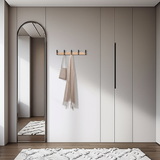 Wieszak ścienny – Regulowane haki – Czarny – Skandynawski design – Do przedpokoju i sypialni – Drewno i aluminium – Wymiary 40 x 7 x 7 cm